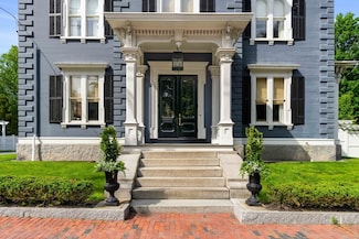 212 High St, Newburyport, MA 01950
