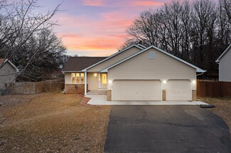 1114 Flintwood St SW, Isanti, MN 55040