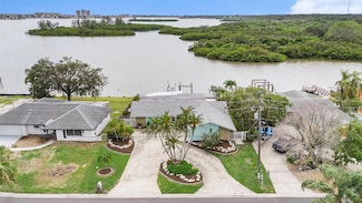 5694 Oakhurst Dr, Seminole, FL 33772