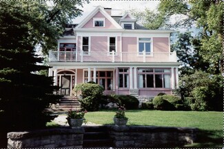 425 E 3rd St, Hinsdale, IL 60521