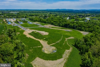 18 Rycroft Rd, Mechanicsburg, PA 17050