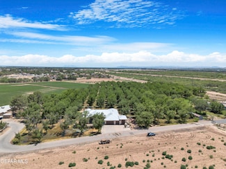 636 Keagle Rd, Socorro, TX 79927
