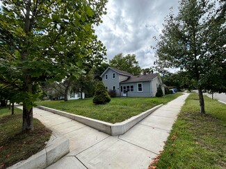 437 N Mulberry St, Marshall, MI 49068