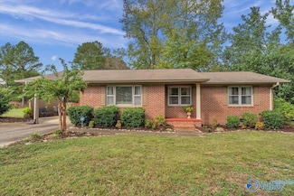 706 Adams St, Scottsboro, AL 35768