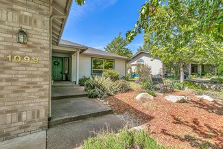 1099 Oak Knoll Dr, Ashland, OR 97520