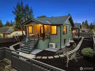 9003 30th Ave SW, Seattle, WA 98126