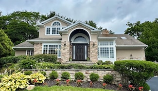 10 Hazelwood Ct, Jericho, NY 11753