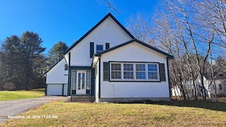 8 Water St, Harmony, ME 04942