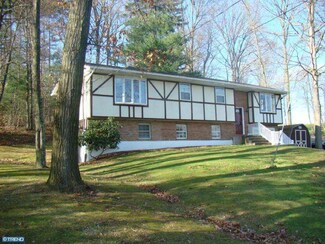47 Harvey Dr, Pine Grove, PA 17963