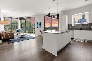 800 Embassy Dr Unit 337, Austin, TX 78702