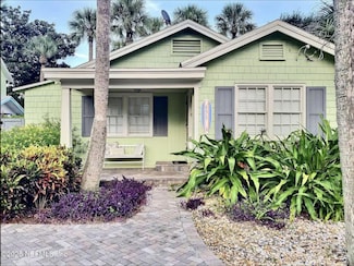 171 E Coast Dr, Atlantic Beach, FL 32233