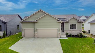 1216 S 92nd St, West Des Moines, IA 50266