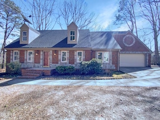 204 Colonial Dr, Clayton, NC 27527
