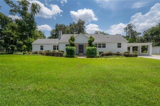 1223 Whitaker Rd, Lutz, FL 33549
