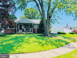 109 Otter Branch Dr, Magnolia, NJ 08049