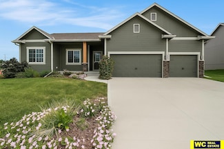 17820 Rampart St, Omaha, NE 68136