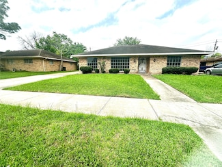 8207 Rockhill St, Houston, TX 77061