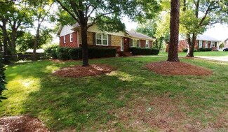 924 Ranch Rd, Charlotte, NC 28208