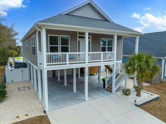 106 SE 36th St, Oak Island, NC 28465