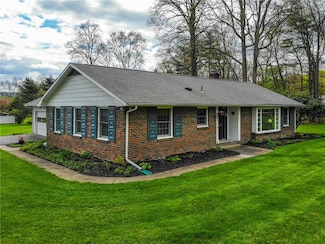 11712 Hickory Ln, Corning, NY 14830