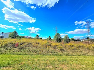 1112 Winding Creek Ln, Delaware, OH 43015