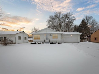 316 Seneca Dr, Jackson, MI 49202