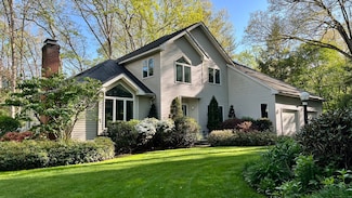 47 Jeremy River Dr, Colchester, CT 06415
