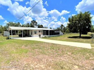 512 Annette Ave, Interlachen, FL 32148