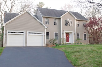 45 Town Farm Rd, Sutton, MA 01590