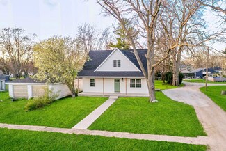 426 E 7th St, Minonk, IL 61760
