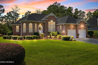 513 N Shore Dr, Sneads Ferry, NC 28460