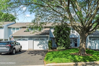 62 Woodmere Dr, Parlin, NJ 08859