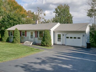 12 Olympic Ave, Rockland, ME 04841