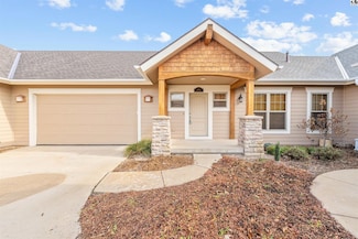 1869 Overlook Dr, Salina, KS 67401