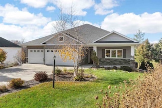 2260 Shropshire Cir, Coralville, IA 52241