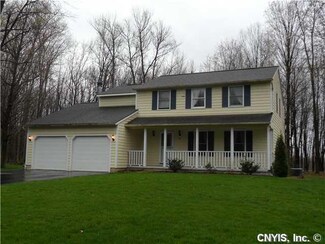 43 Hemlock Ln, Pennellville, NY 13132