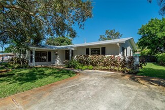 712 Tradewind Dr, North Palm Beach, FL 33408