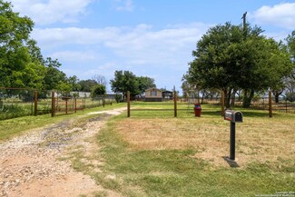 4460 Rakowitz Rd, Adkins, TX 78101