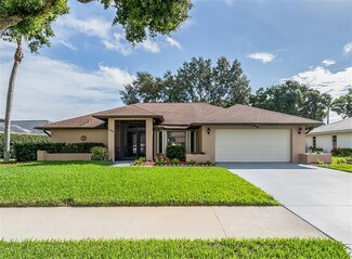 330 Woodvale Dr, Venice, FL 34293