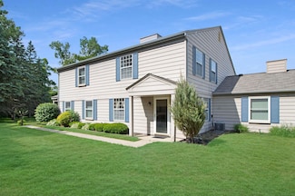 3145 Sunnyside Ct Unit B66, Lake Orion, MI 48360