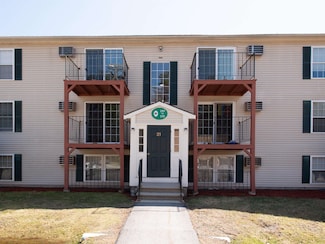 2102 White Cedar Blvd, Portsmouth, NH 03801