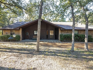 599 Wild Wood Dr, Decatur, TX 76234