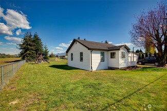 8721 District Line Rd, Burlington, WA 98233