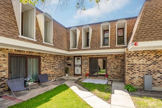 7808 Woodward Ave Unit 414G, Woodridge, IL 60517