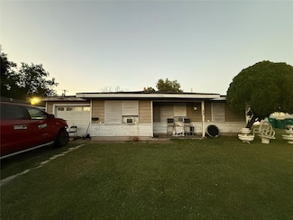 404 Elaine St, La Marque, TX 77568