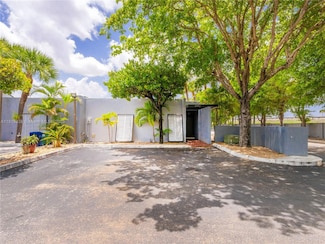 6442 Milk Wagon Ln, Hialeah, FL 33014
