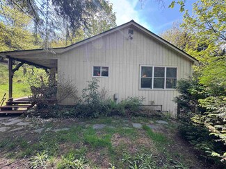 196 Lovers Ln, Northfield, VT 05663
