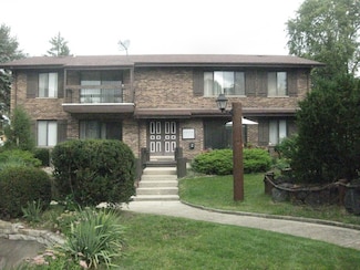 626 S Cass Ave Unit 2E, Westmont, IL 60559