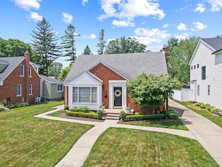 2213 N Wilson Ave, Royal Oak, MI 48073