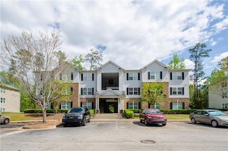 10104 Fairington Ridge Cir, Lithonia, GA 30038
